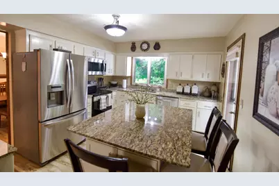19135 Maple Leaf Drive, Eden Prairie, MN 55346 - Photo 3