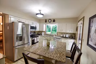 19135 Maple Leaf Dr, Eden Prairie, MN 55346 - Photo 3