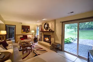 19135 Maple Leaf Dr, Eden Prairie, MN 55346 - Photo 9