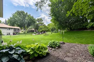 19135 Maple Leaf Dr, Eden Prairie, MN 55346 - Photo 41