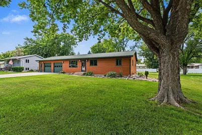 804 6th Avenue SE, Pipestone, MN 56164 - Photo 3