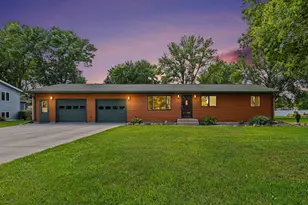 804 6th Ave SE, Pipestone, MN 56164 - Photo 1