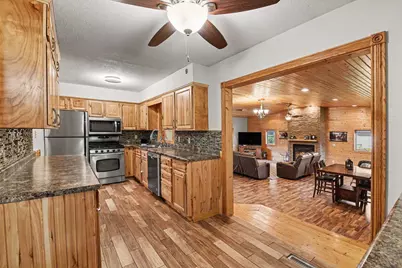 804 6th Avenue SE, Pipestone, MN 56164 - Photo 9