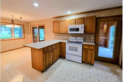 1120 8th Avenue SW, Pipestone, MN 56164 - Photo 11