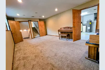 1120 8th Avenue SW, Pipestone, MN 56164 - Photo 27
