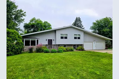 1120 8th Avenue SW, Pipestone, MN 56164 - Photo 1