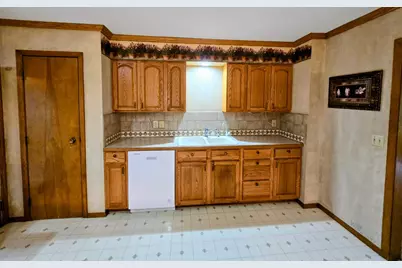 1120 8th Avenue SW, Pipestone, MN 56164 - Photo 13