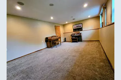 1120 8th Avenue SW, Pipestone, MN 56164 - Photo 29