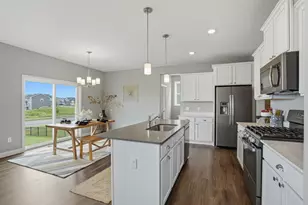 2107 Balsam Wy, Lino Lakes, MN 55038 - Photo 5