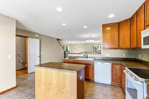 880 Ledgestone Dr, Mahtomedi, MN 55115 - Photo 11