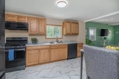 147 Lawson Avenue E, Saint Paul, MN 55117 - Photo 15