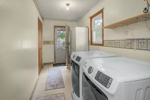 147 Lawson Ave E, Saint Paul, MN 55117 - Photo 25