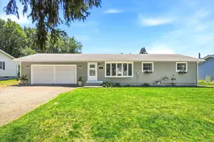 204 W Pine St, Roberts, WI 54023 - Photo 1