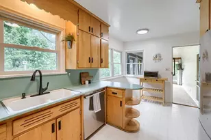 987 Chippewa Ave, Mendota Heights, MN 55118 - Photo 9