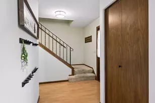 7840 W 100th St, Bloomington, MN 55438 - Photo 9