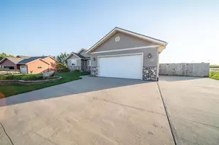 580 Canyon Ln NW, Eyota, MN 55934 - Photo 3