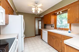 2309 W 95th St, Bloomington, MN 55431 - Photo 11