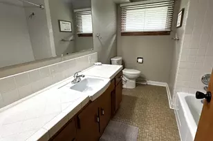 1002 Poplar Ave, Marshall, MN 56258 - Photo 9