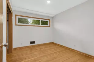 89 Flandrau Pl, Saint Paul, MN 55106 - Photo 13