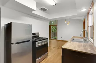 89 Flandrau Pl, Saint Paul, MN 55106 - Photo 9