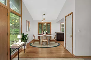 89 Flandrau Pl, Saint Paul, MN 55106 - Photo 3
