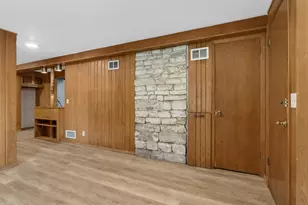 89 Flandrau Pl, Saint Paul, MN 55106 - Photo 17