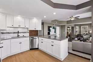 162 College Ave W, Saint Paul, MN 55102 - Photo 15