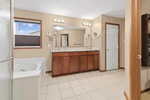 2061 Winterberry Ln, Shakopee, MN 55379 - Photo 27