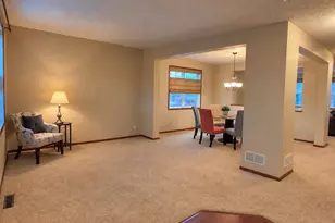 2061 Winterberry Ln, Shakopee, MN 55379 - Photo 3