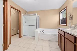 2061 Winterberry Ln, Shakopee, MN 55379 - Photo 25