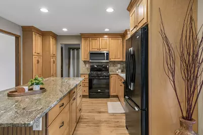 900 Nina Court, Mendota Heights, MN 55118 - Photo 21