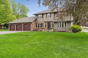 900 Nina Ct, Mendota Heights, MN 55118 - Photo 1
