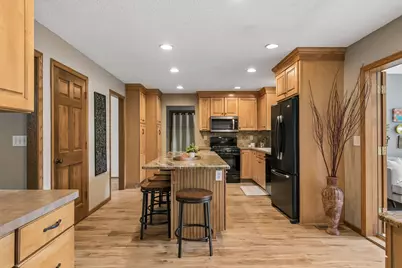 900 Nina Court, Mendota Heights, MN 55118 - Photo 17