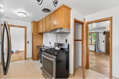 6801 Orchard Avenue N, Brooklyn Center, MN 55429 - Photo 9