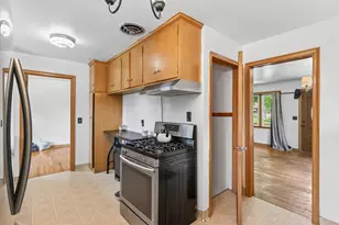 6801 Orchard Ave N, Brooklyn Center, MN 55429 - Photo 9
