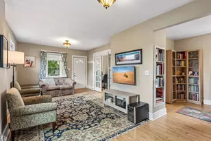 992 Bellows St, West Saint Paul, MN 55118 - Photo 3
