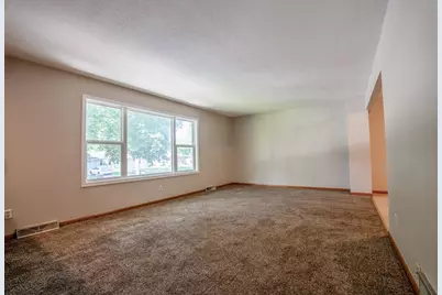 708 Olena Avenue SE, Willmar, MN 56201 - Photo 5