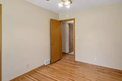 1171 Shryer Avenue W, Roseville, MN 55113 - Photo 19