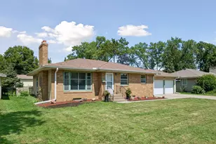 1171 Shryer Ave W, Roseville, MN 55113 - Photo 1