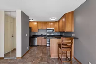 1800 La Salle Ave, Minneapolis, MN 55403 - Photo 3