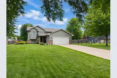 9355 Jarrod Avenue S, Cottage Grove, MN 55016 - Photo 3