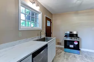 910 Oakwood Blvd, Menomonie, WI 54751 - Photo 15