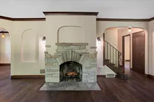 910 Oakwood Blvd, Menomonie, WI 54751 - Photo 9