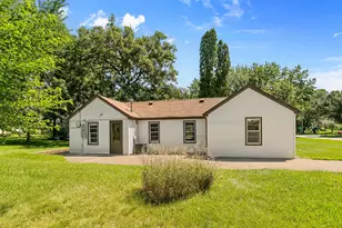 8706 Lincoln Street NE, Blaine, MN 55434 - Photo 3