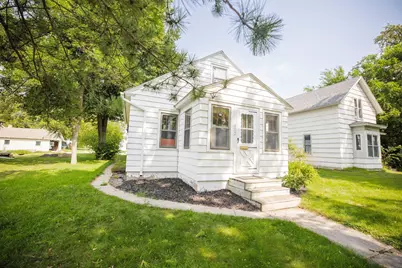 402 W 8th Street, Morris, MN 56267 - Photo 1