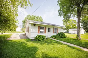 402 W 8th St, Morris, MN 56267 - Photo 9