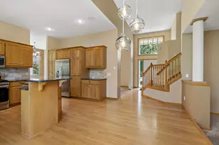 701 Heron Cir N, Oakdale, MN 55128 - Photo 5