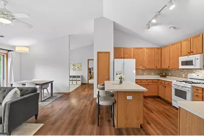 8002 Stratford Circle S, Shakopee, MN 55379 - Photo 17