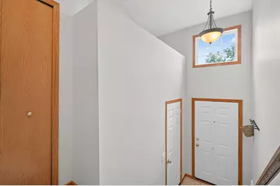 8002 Stratford Circle S, Shakopee, MN 55379 - Photo 3