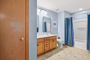 8002 Stratford Cir S, Shakopee, MN 55379 - Photo 29